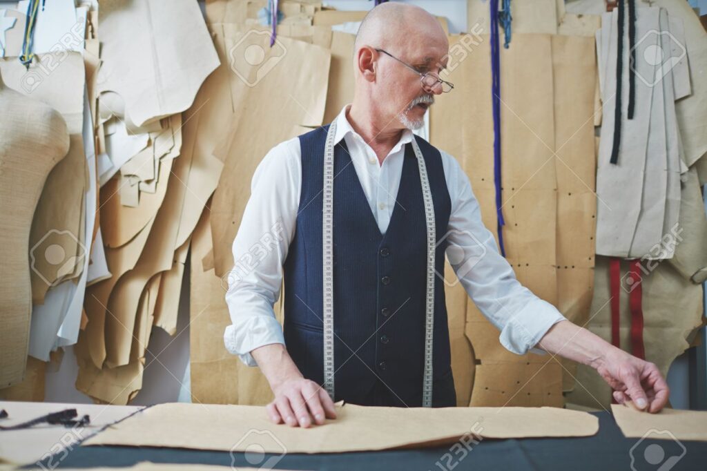 सपने में दर्जी को काम करते देखना