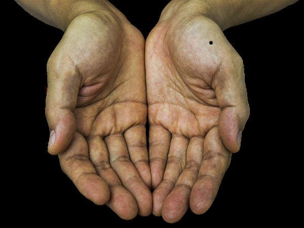 सपने में हथेली देखना स्त्री का