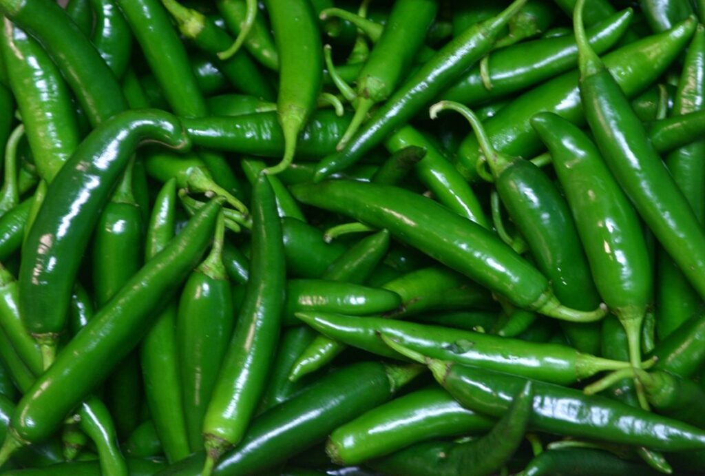 सपने में मिर्च खाना