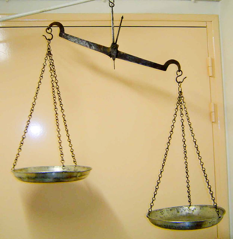 सपने में तराजू में तुलना